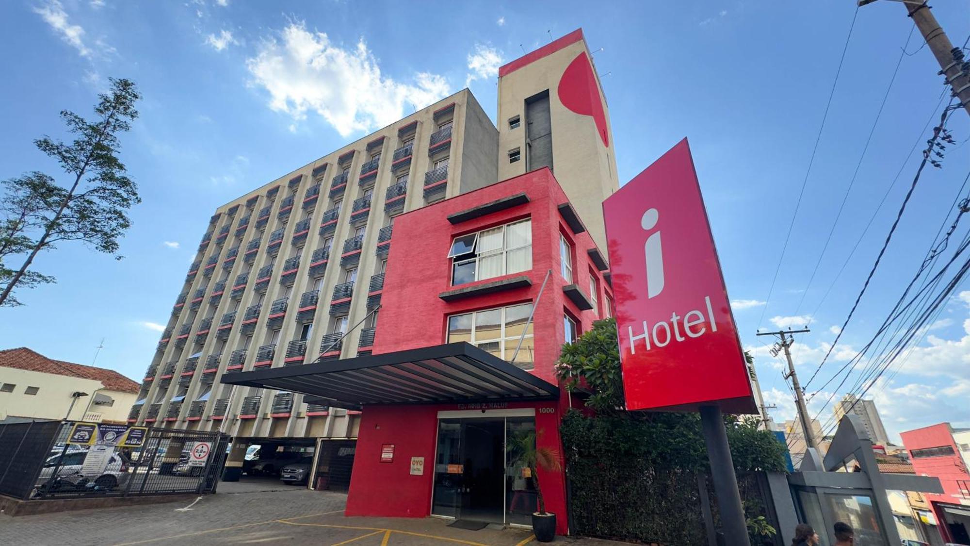 I-Hotel ピラシカーバ エクステリア 写真
